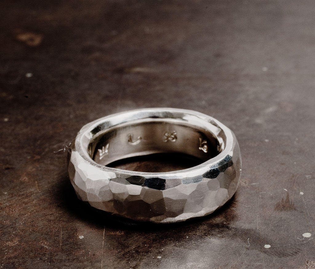 single ring hammered – werkstatt-munchen
