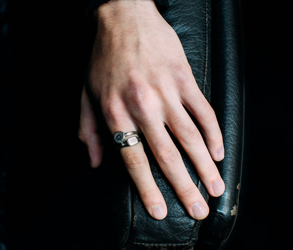 ring symbol clock