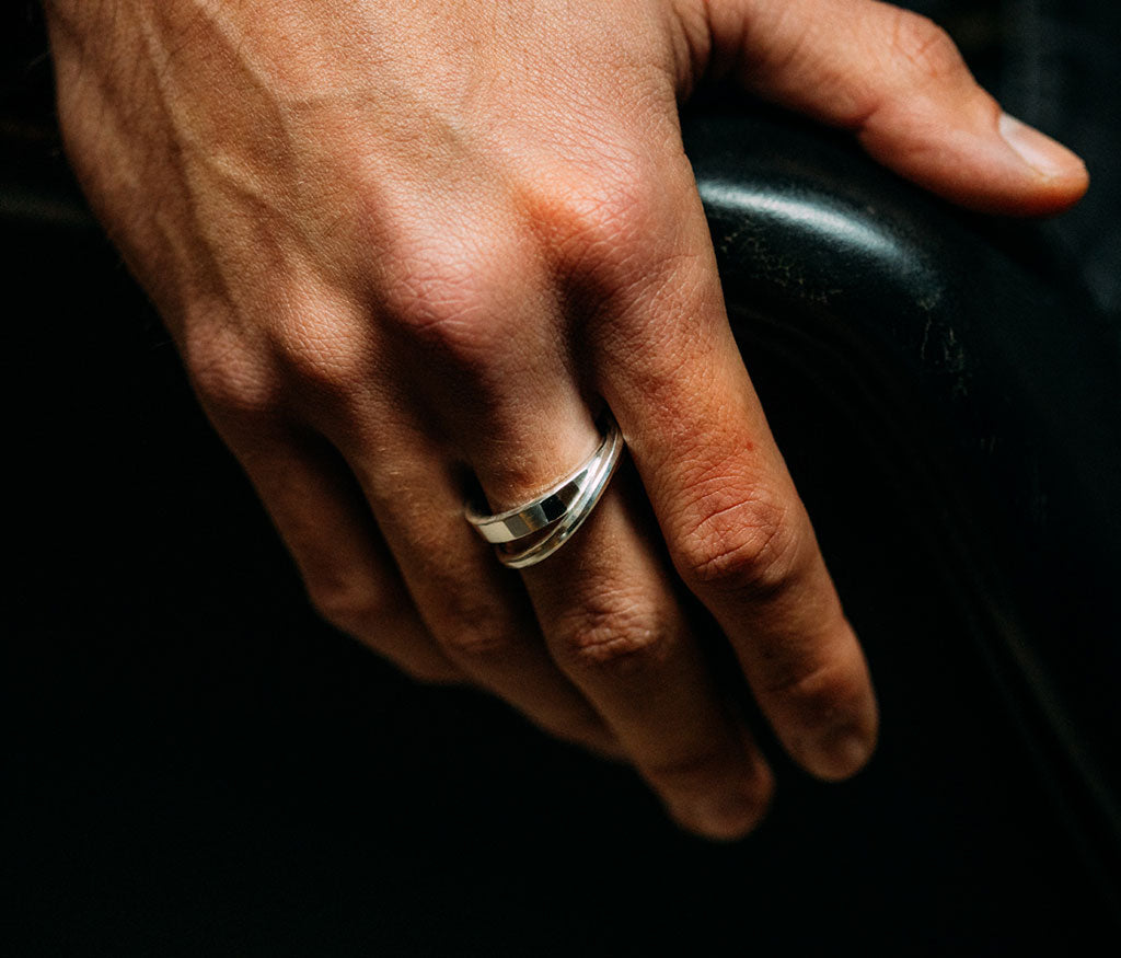 ring flat crossed