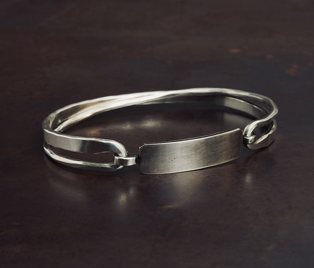 bracelet flat crossed