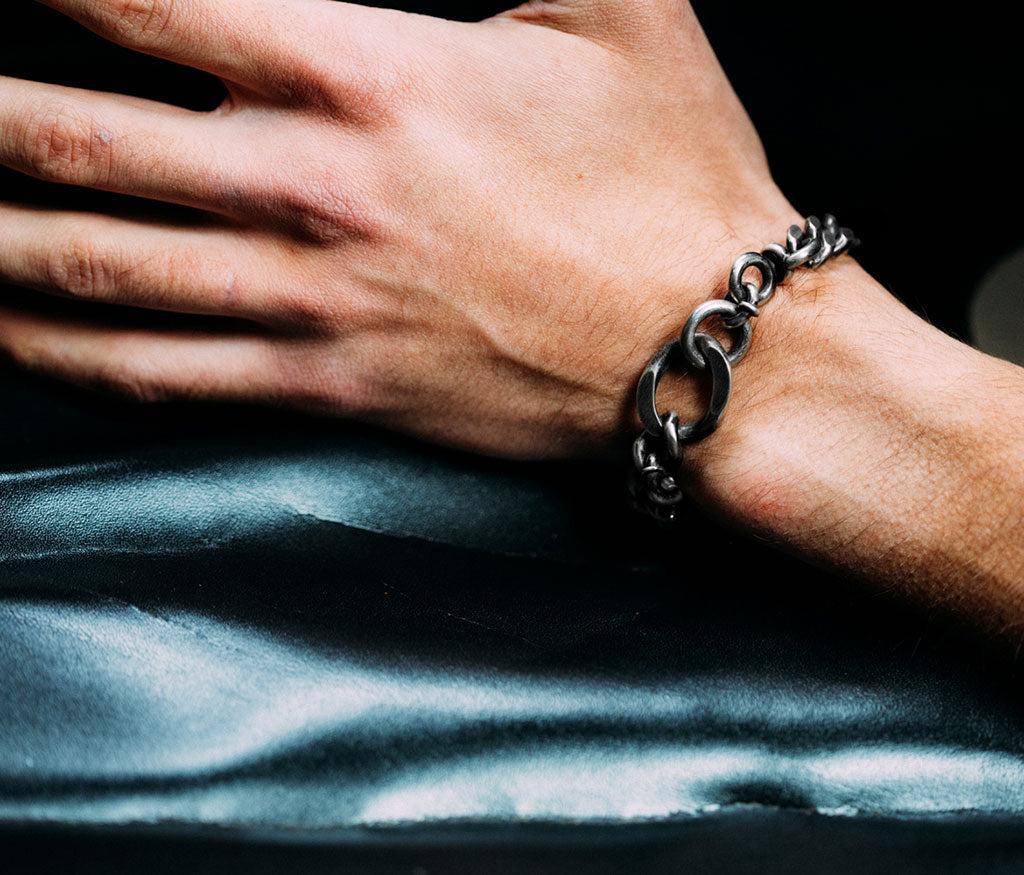 bracelet revolving link