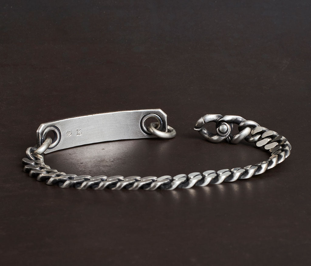 bracelet eyelets