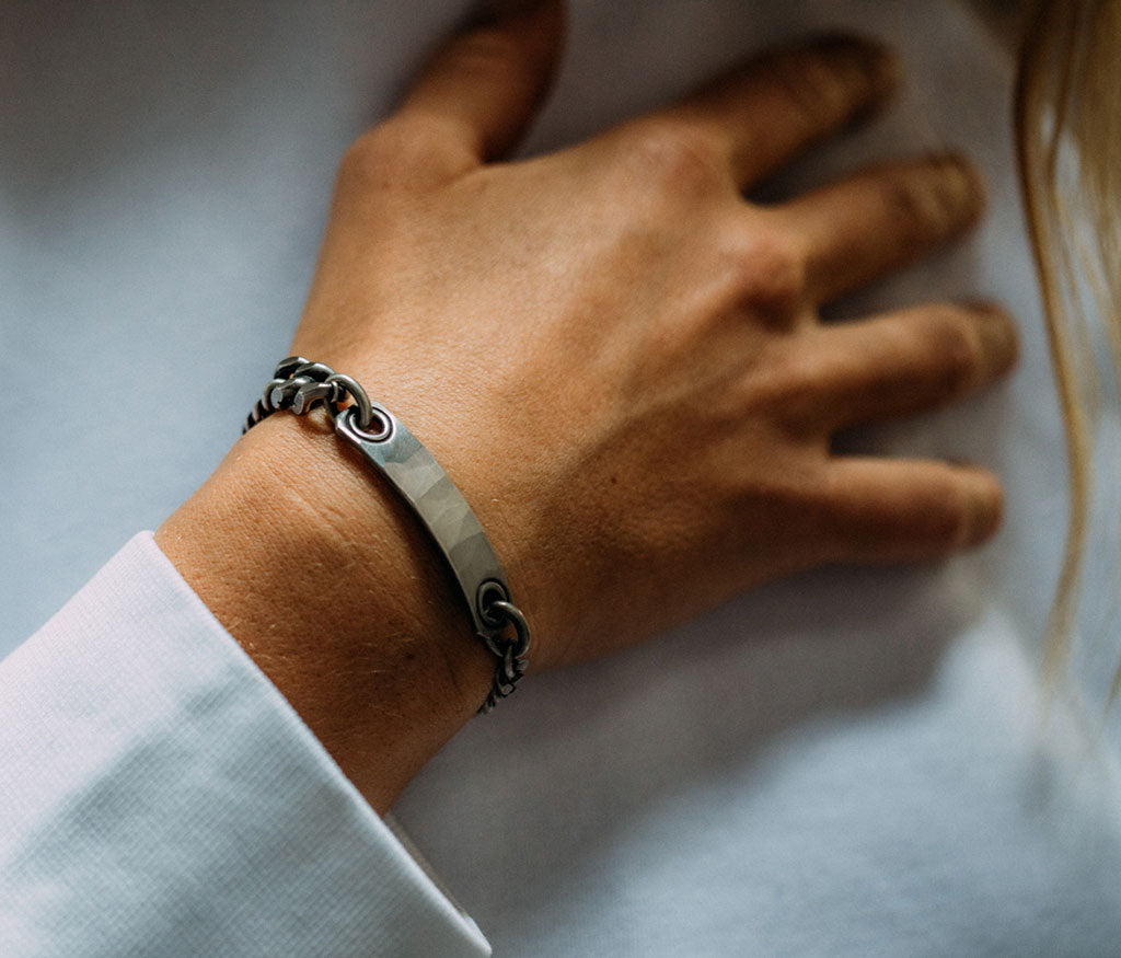 bracelet eyelets