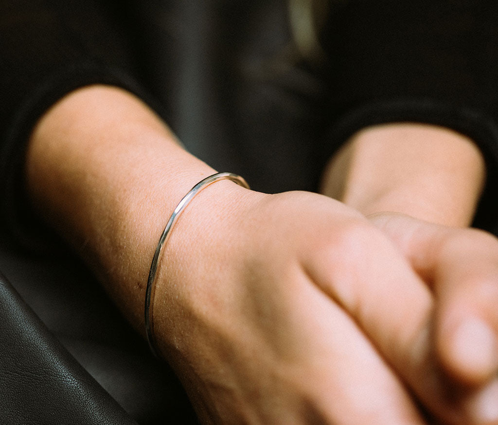 bangle hook hammered – werkstatt-munchen
