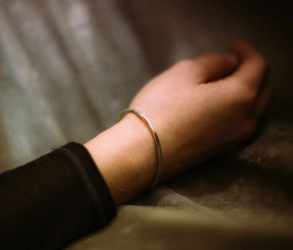bangle hook hammered – werkstatt-munchen