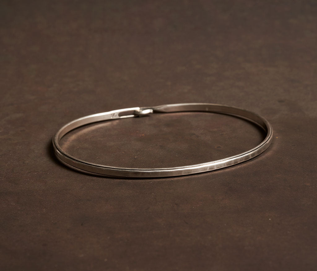 bangle hook stripe