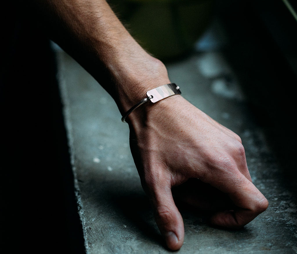 bracelet tag plate