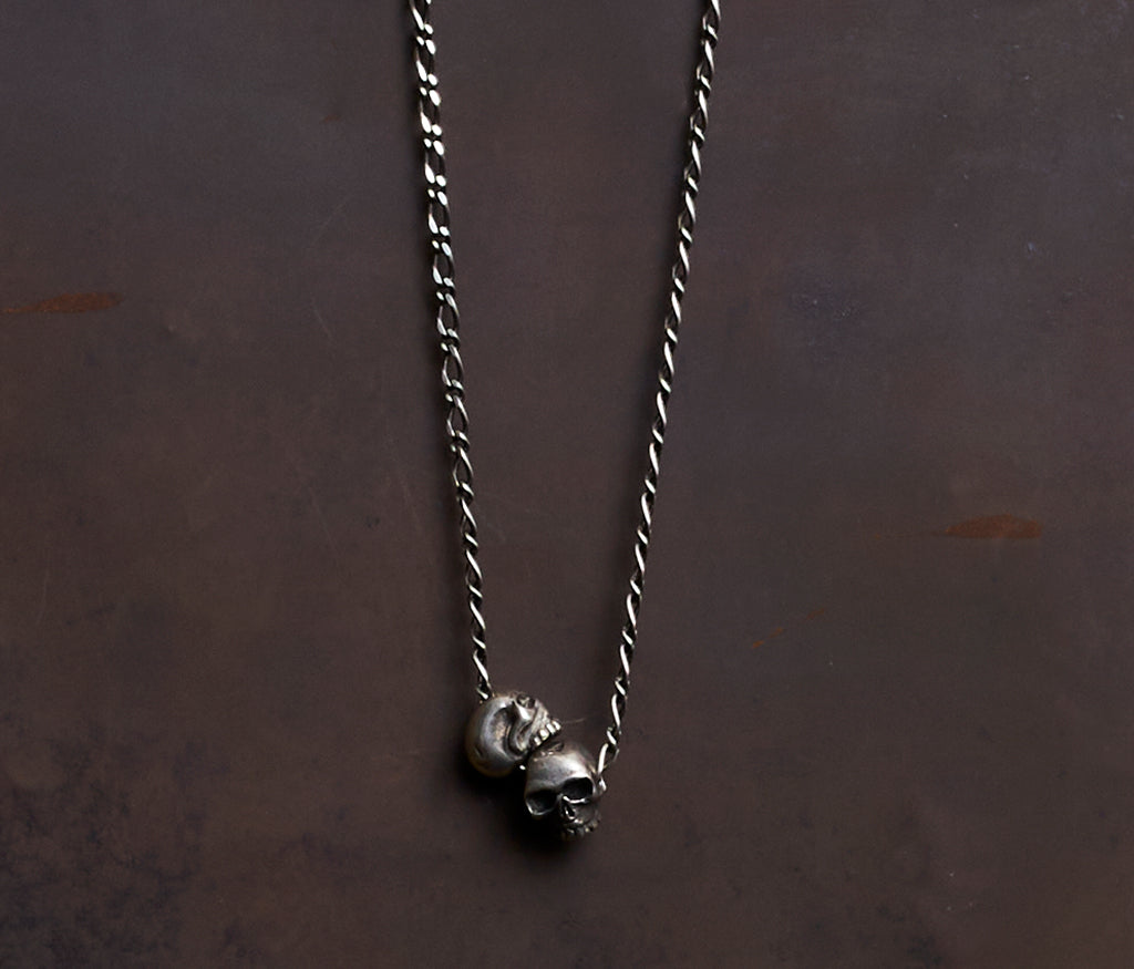 necklace two skulls – werkstatt-munchen