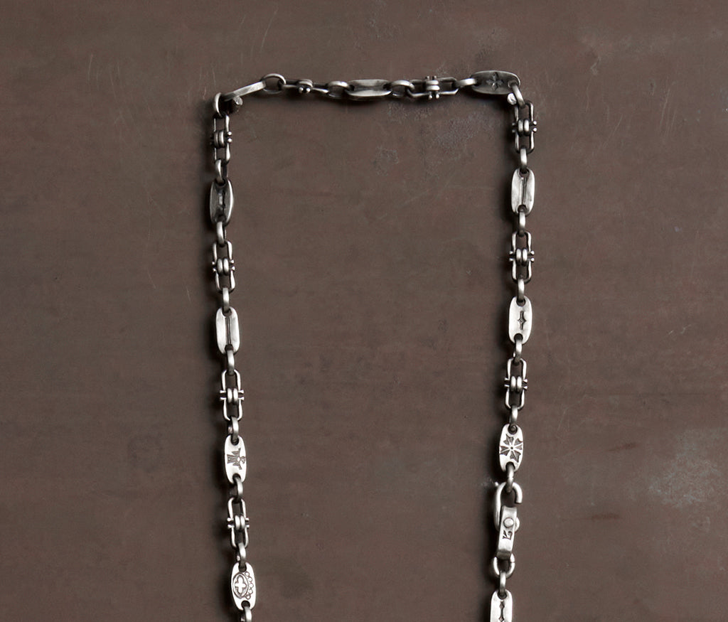 necklace signs – werkstatt-munchen