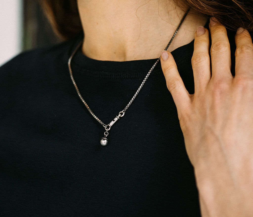 necklace symbol pearl