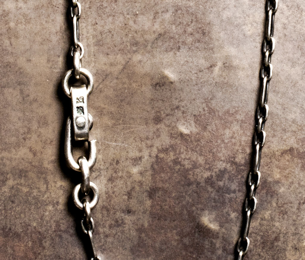 necklace squeezed