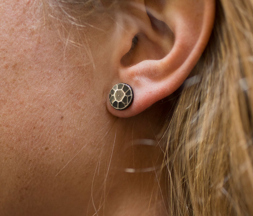 studs facets black hammered