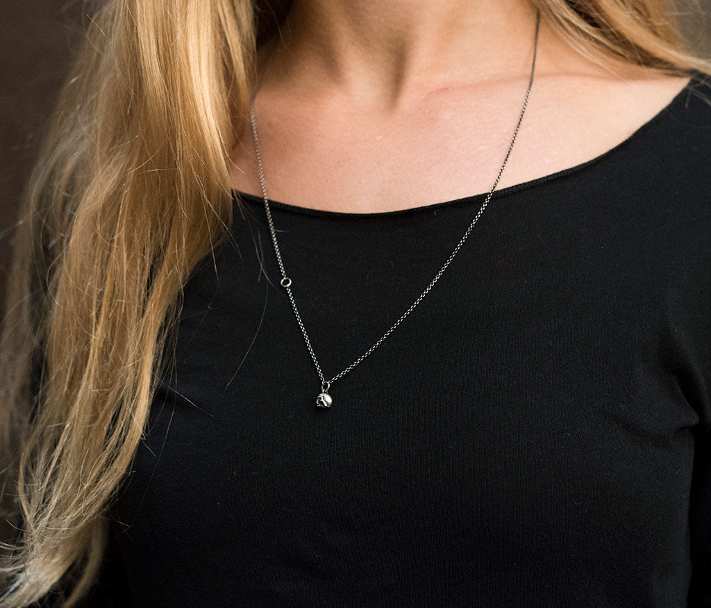chain mini skull
