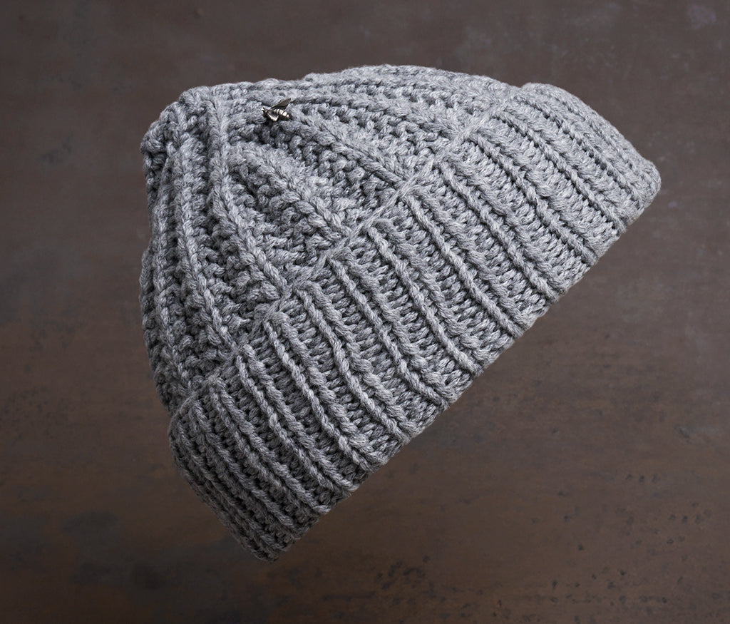 cap sailor - bee pebble