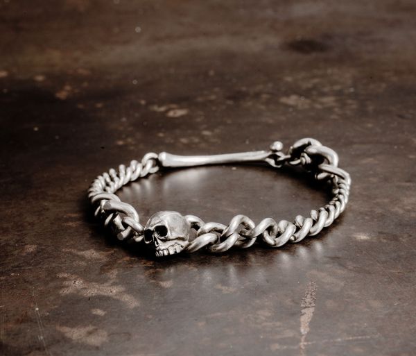 Unique Skull Bracelet For Men In Titanium